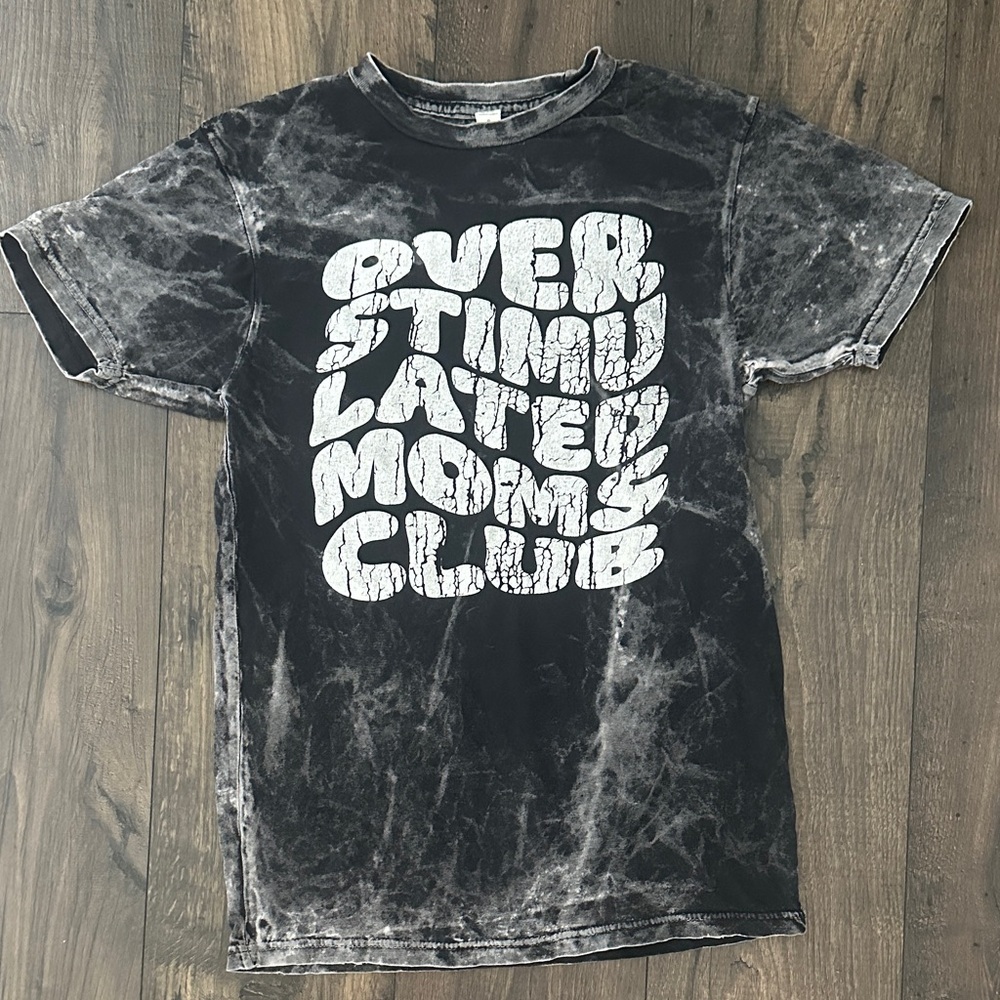 Small cotton “overstimulated moms club” tee